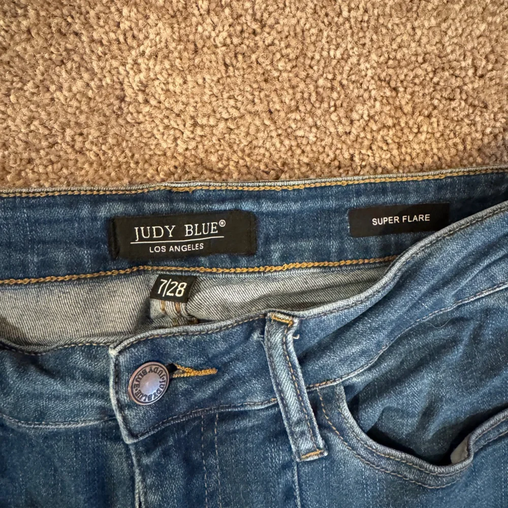 Judy Blue Super Flare Jeans in Classic Blue - Picture 3 of 5